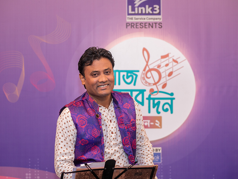 মো: এম আর মানিক